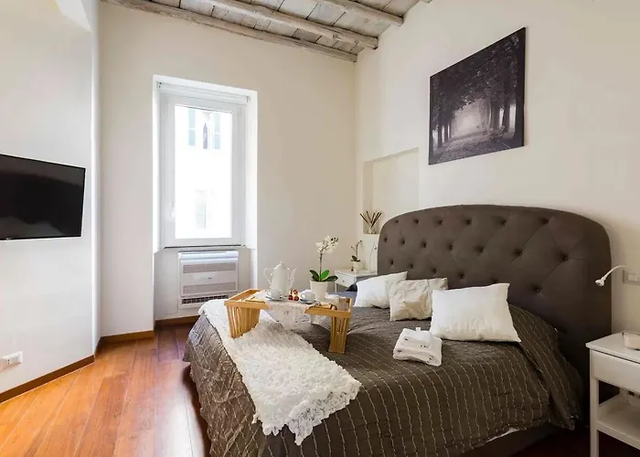 A World Aparts - 143 Sistina Apartment *